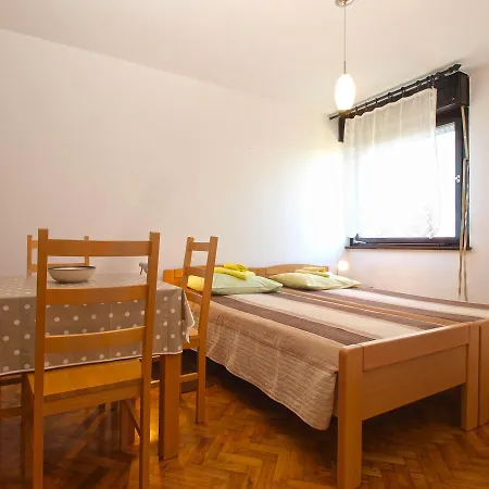 Apartment Ester 1738