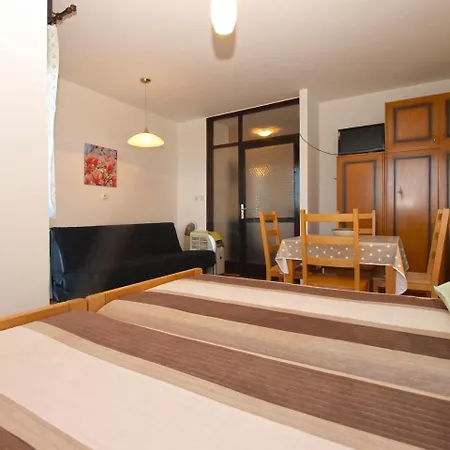 Ester 1738 Apartment *